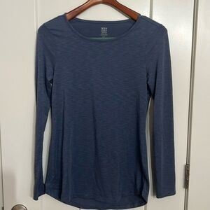 Title Nine Long Sleeve Open Back Shirt Sz XS